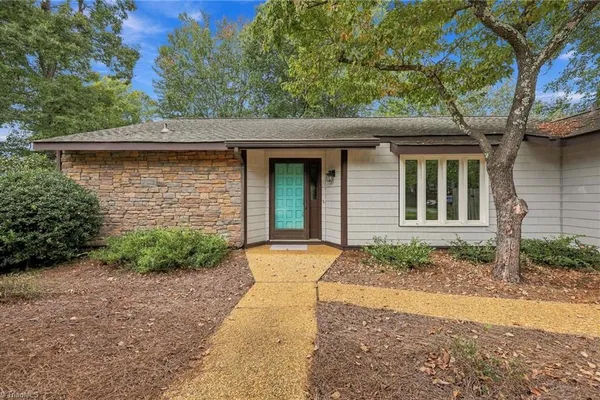 105 N BERMUDA RUN DR
