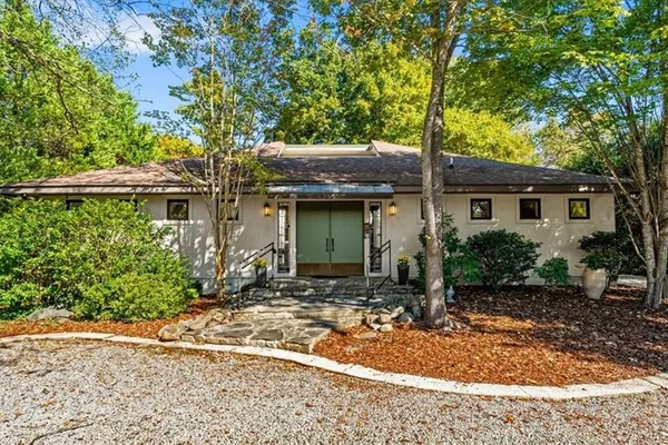 816 SUNSET DR