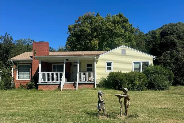 125 S MCCOY RD