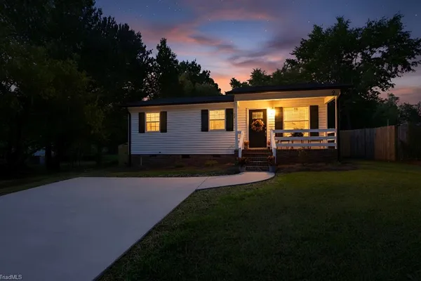 2205 GABLE WAY