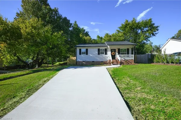 2205 GABLE WAY