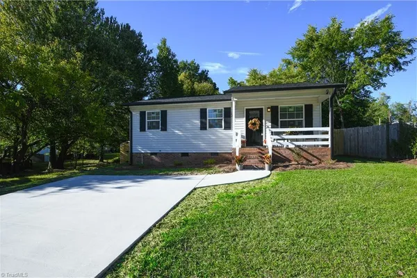2205 GABLE WAY