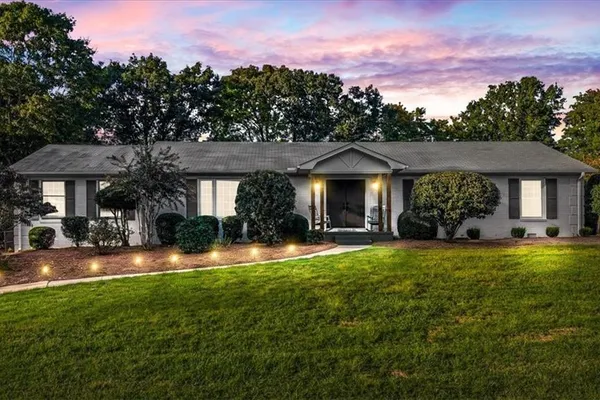 1222 WESTMINSTER DR