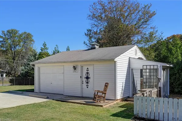 1006 JEFFERSON RD