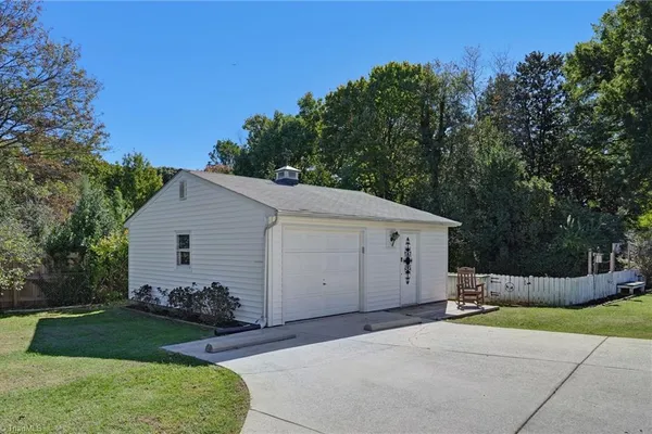 1006 JEFFERSON RD