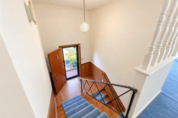 800 CLIFF RD