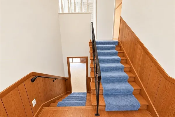 800 CLIFF RD