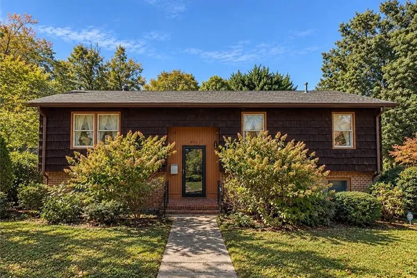 800 CLIFF RD