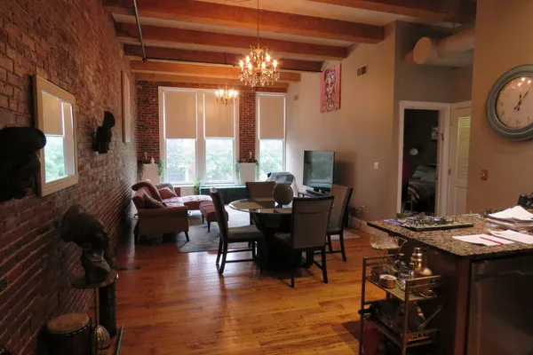 61 MARKET ST 2B