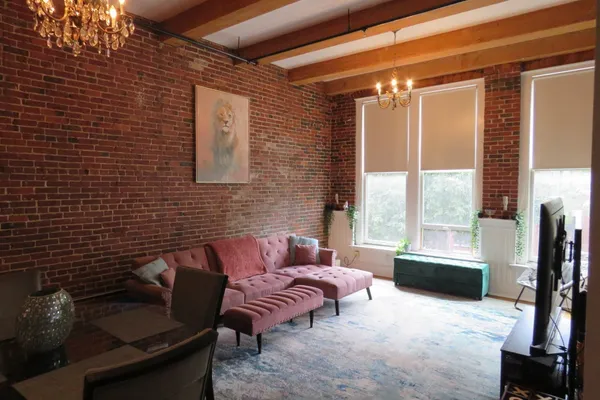 61 MARKET ST 2B