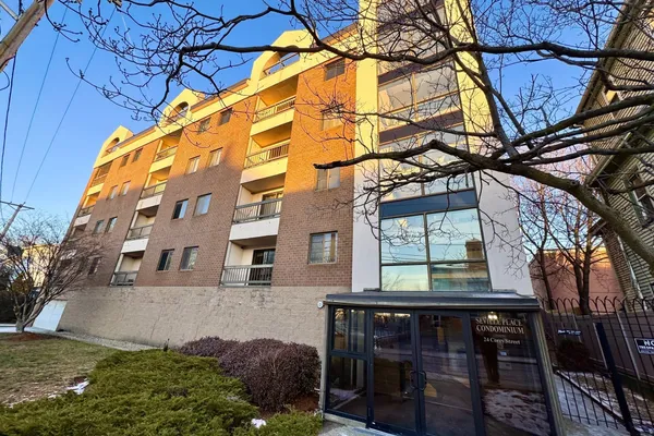 24 COREY ST 101