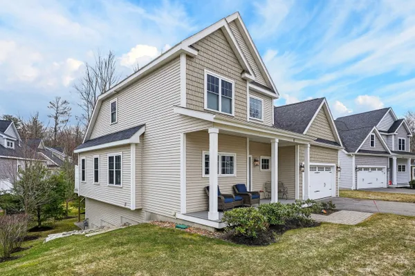 17 STONEBROOK CT 17