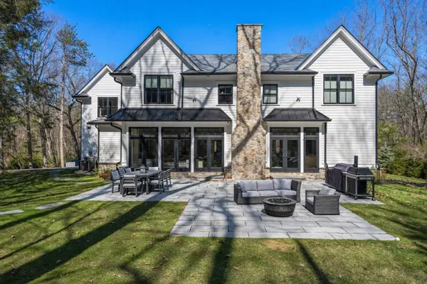 196 POND RD