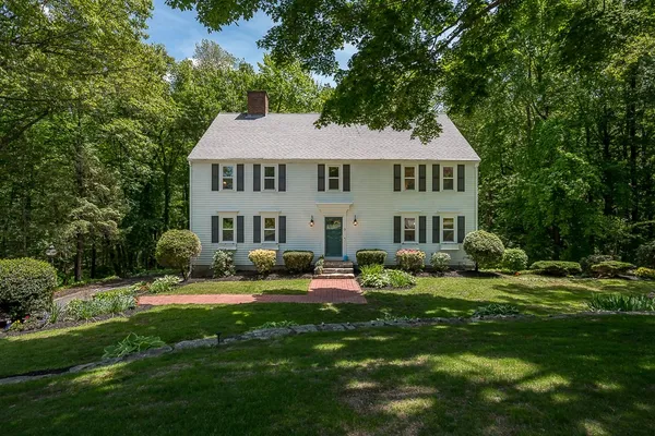 9 OLDE MEETINGHOUSE RD