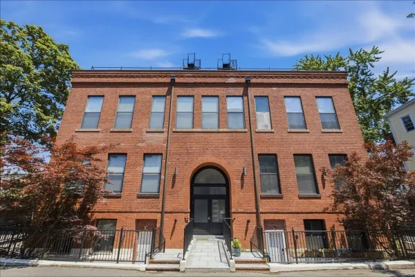11 WYMAN ST 2B