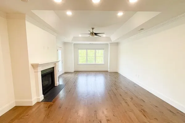 8 ISLAND CT 407