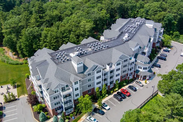 8 ISLAND CT 407