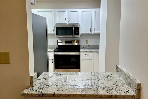 170 OXFORD ST 504
