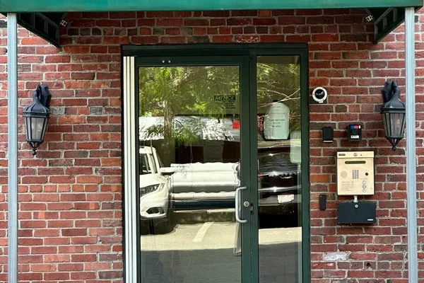 170 OXFORD ST 504