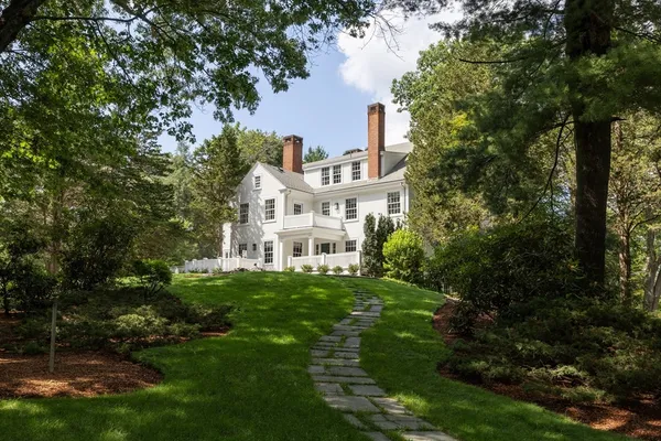 55 PARKWOOD DR