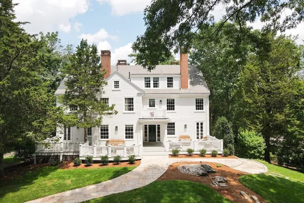 55 PARKWOOD DR
