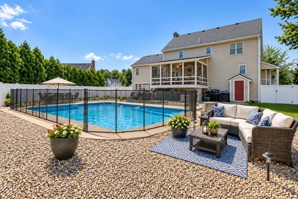 3 TAYLOR RD