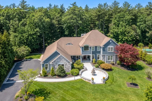 47 SYMPHONY DR