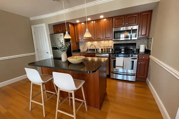 366 DORCHESTER ST 4