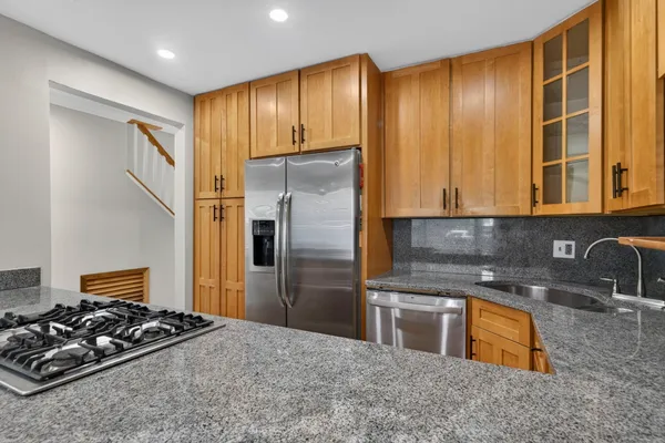 26 BREAKWATER DR 26