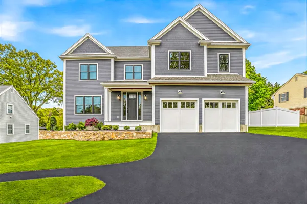 18 AVON CIR