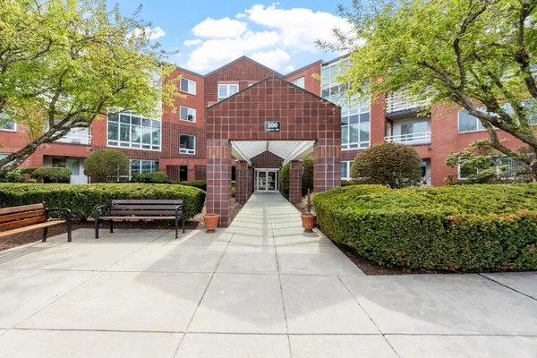321 PLACE LN 321