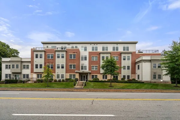 321 HAMMOND POND PKWY 201