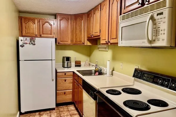 41 LEONARD RD 41