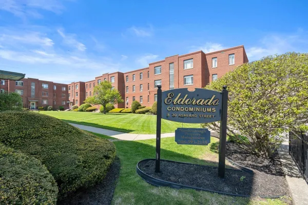 10 ASHLAND ST 2L