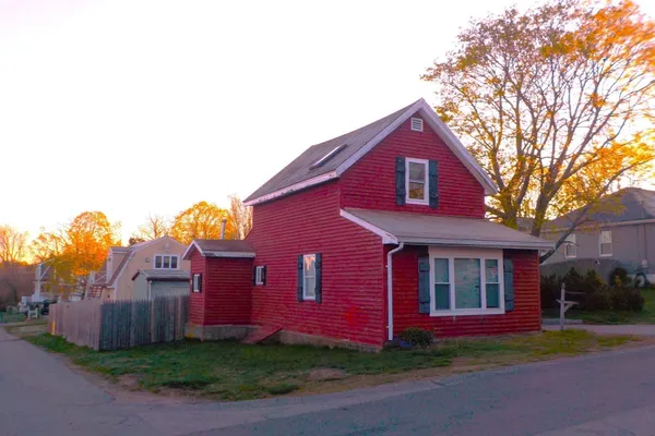 85 MAPLEWOOD AVE