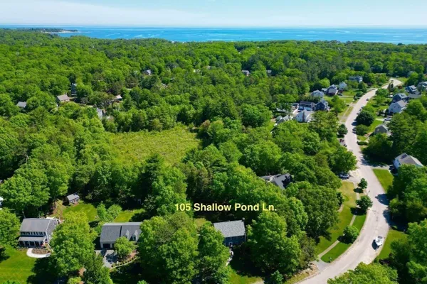 105 SHALLOW POND LN