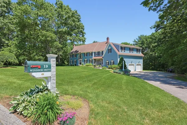 19 WINDSOR DR