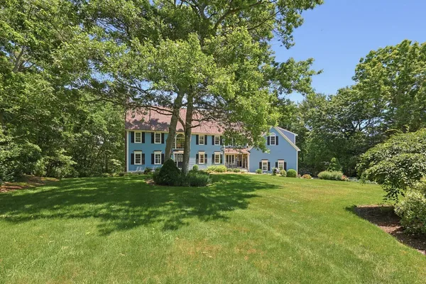 19 WINDSOR DR