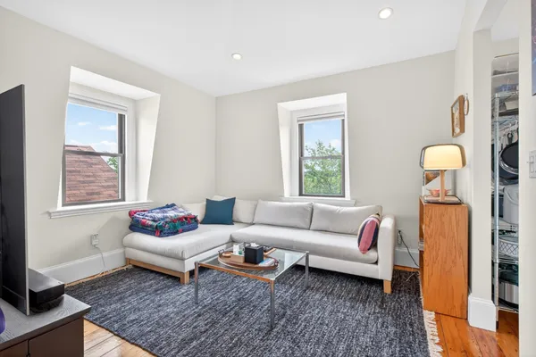 113 CHESTNUT AVE 3
