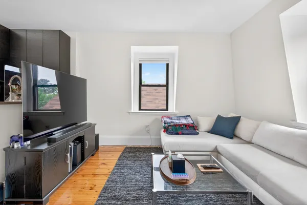 113 CHESTNUT AVE 3