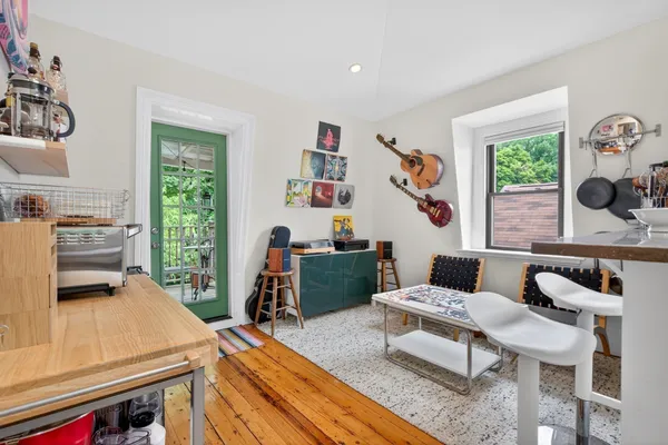 113 CHESTNUT AVE 3