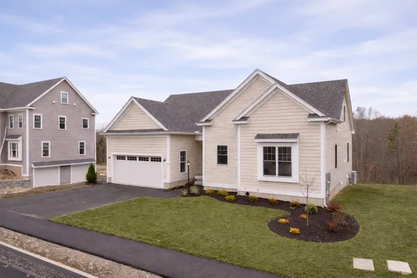 31 STRONGWATER DR