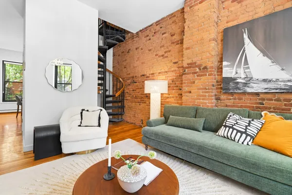 370 COLUMBUS 2