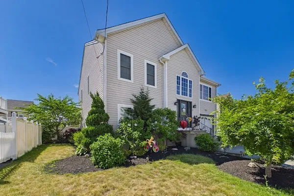 19 ABINGTON LN