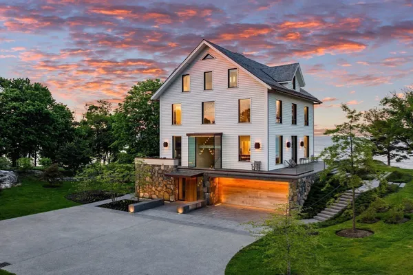 20 CROWNINSHIELD RD