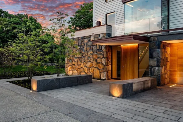 20 CROWNINSHIELD RD