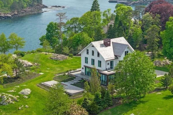 20 CROWNINSHIELD RD