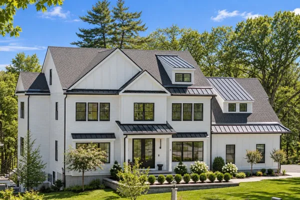 15 SPRING HILL FARM RD