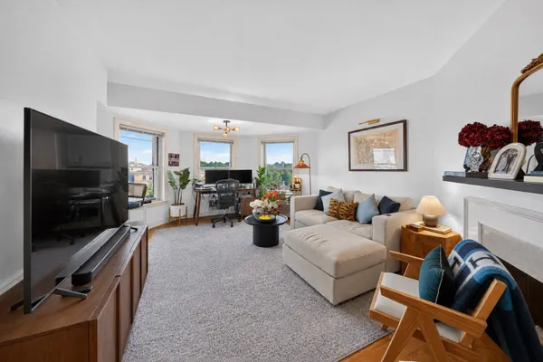 416 COMMONWEALTH AVE 615