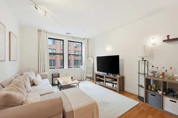42 BEACH ST 6B
